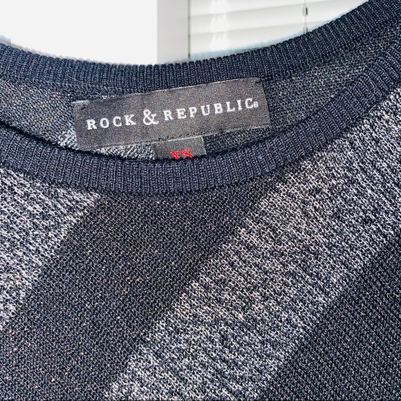 Rock & Republic Black And Silver Metallic Tunic Sweater, Size XS - Picture 2 of 3